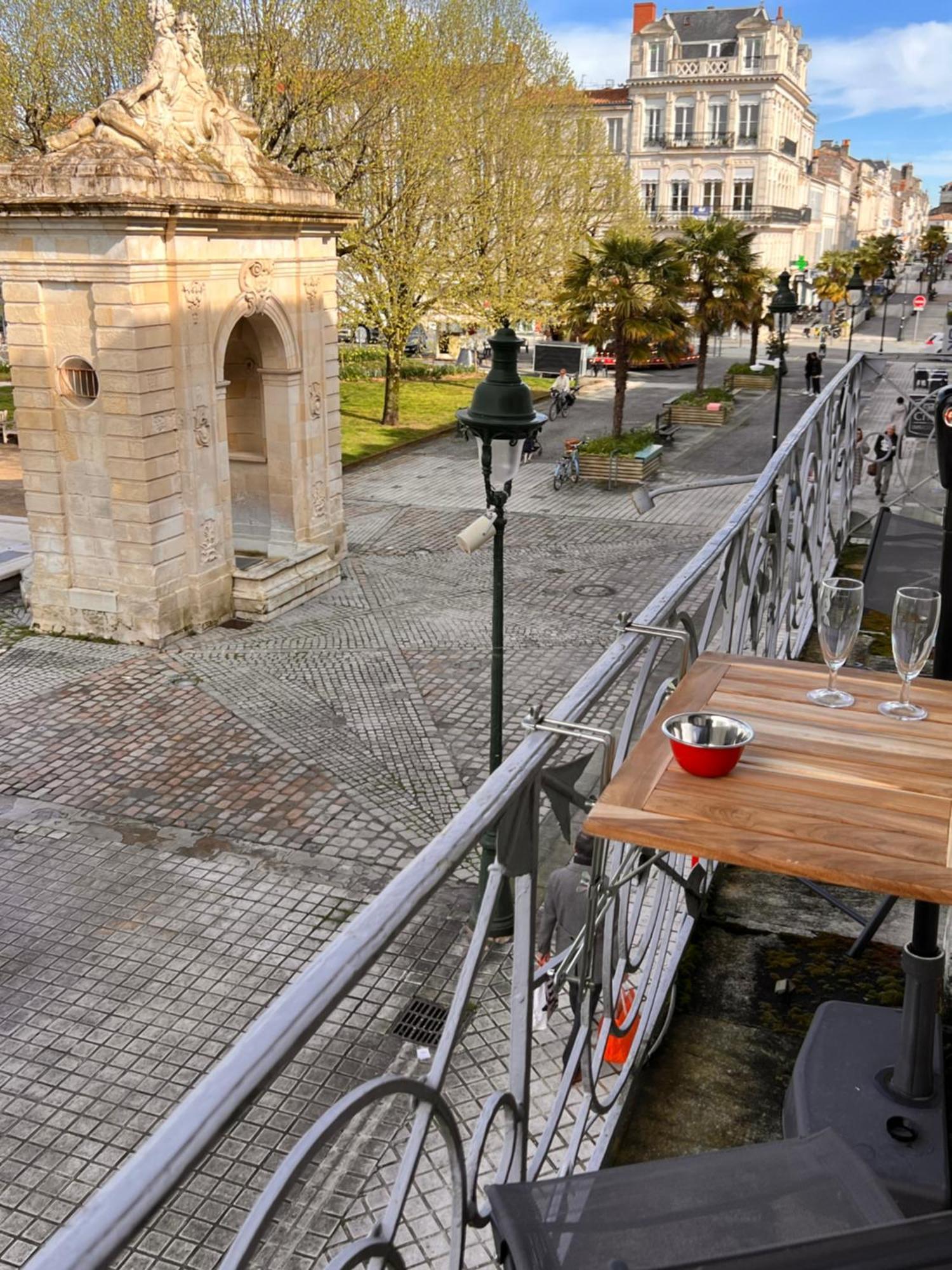 La Colbertine - Charming Apartment In Place Colbert Rochefort  Exterior foto